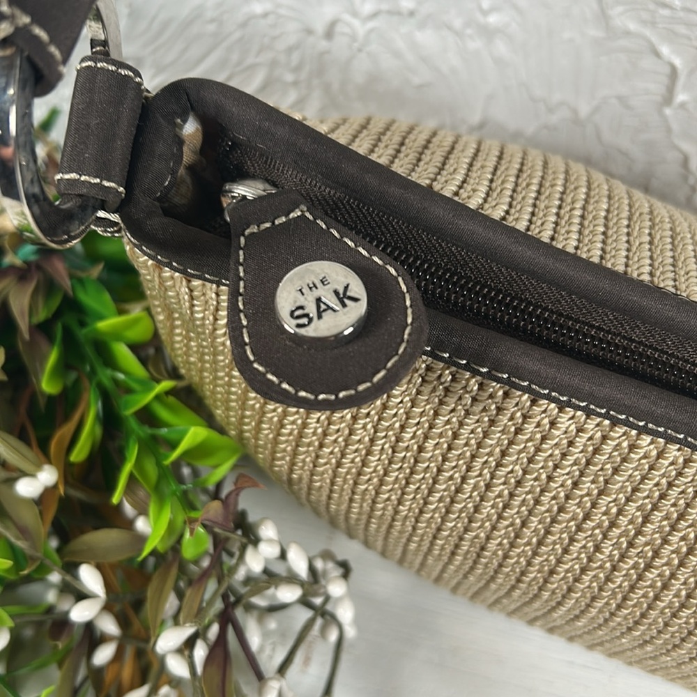 The SAK Tan and Brown Knit Leather Shoulder Bag w/ Hang Tag Leather Pad Bottom - Picture 5 of 16